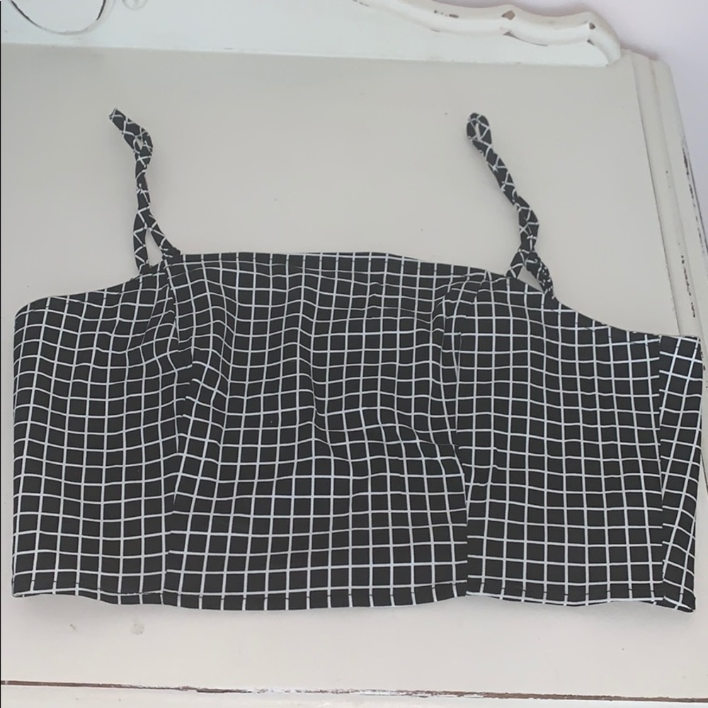 Black and white crop top